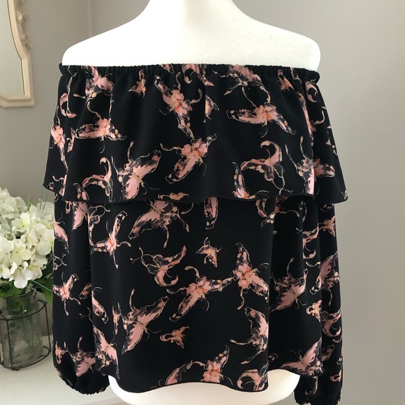 ARITZIA WILFRED Morel Butterfly Off-The-Shoulder Shirt Black w/ Pink Size Small - Picture 8 of 11